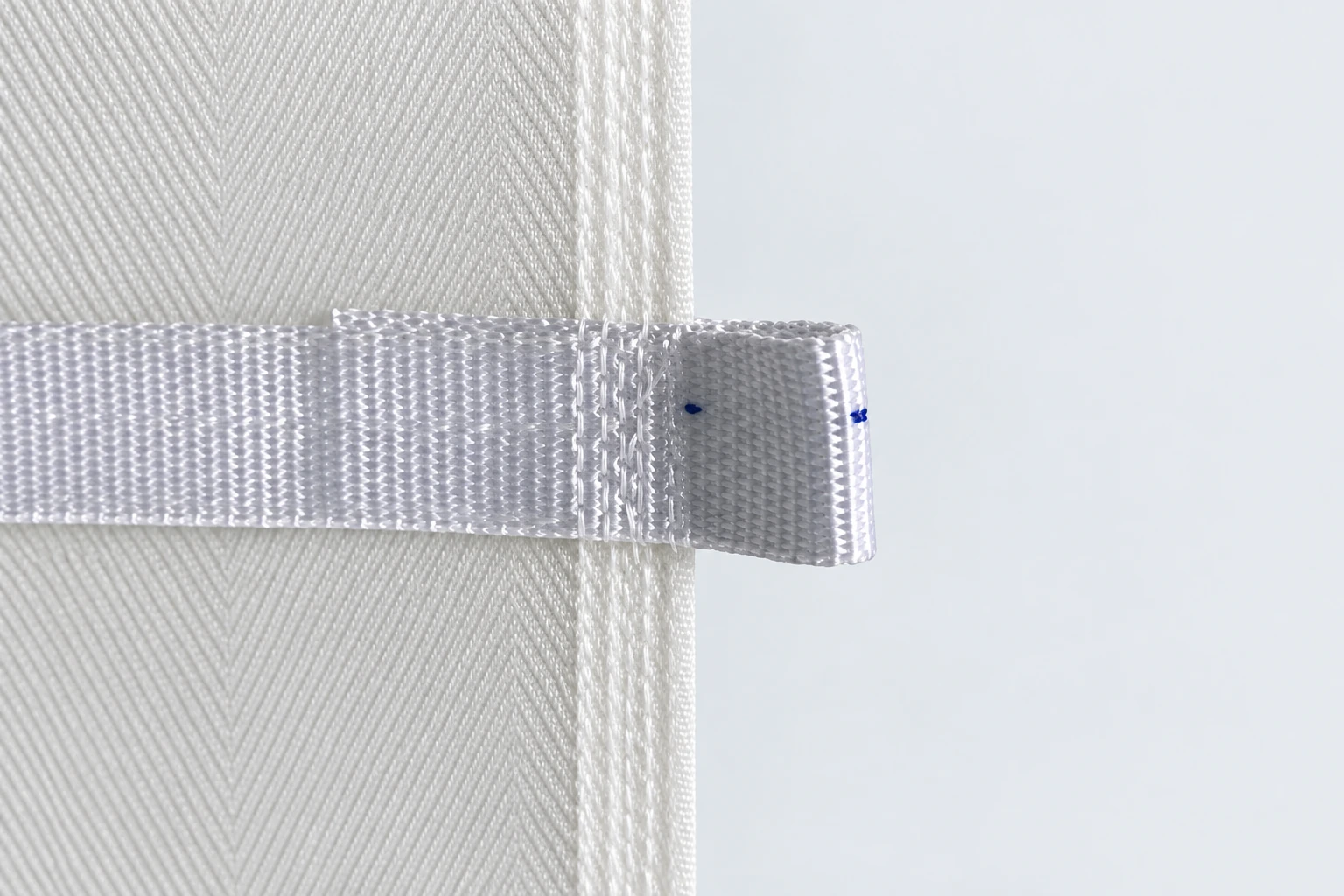 Filter cloth attachment straps and fixing detail